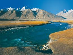 اين يتركز معظم اليابس وما هي نسبته | نسبة الماء واليابس على سطح الأرض